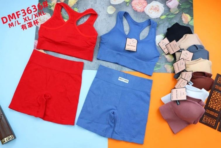 Conjunto deportivo de top y shorts-DMF3636