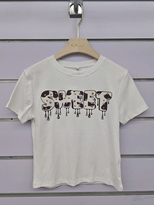 Playera SWEET con estampado y pedrería-PLA-3K1077