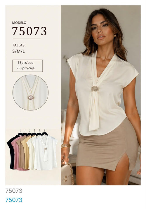 Blusa con detalle de broche-75073